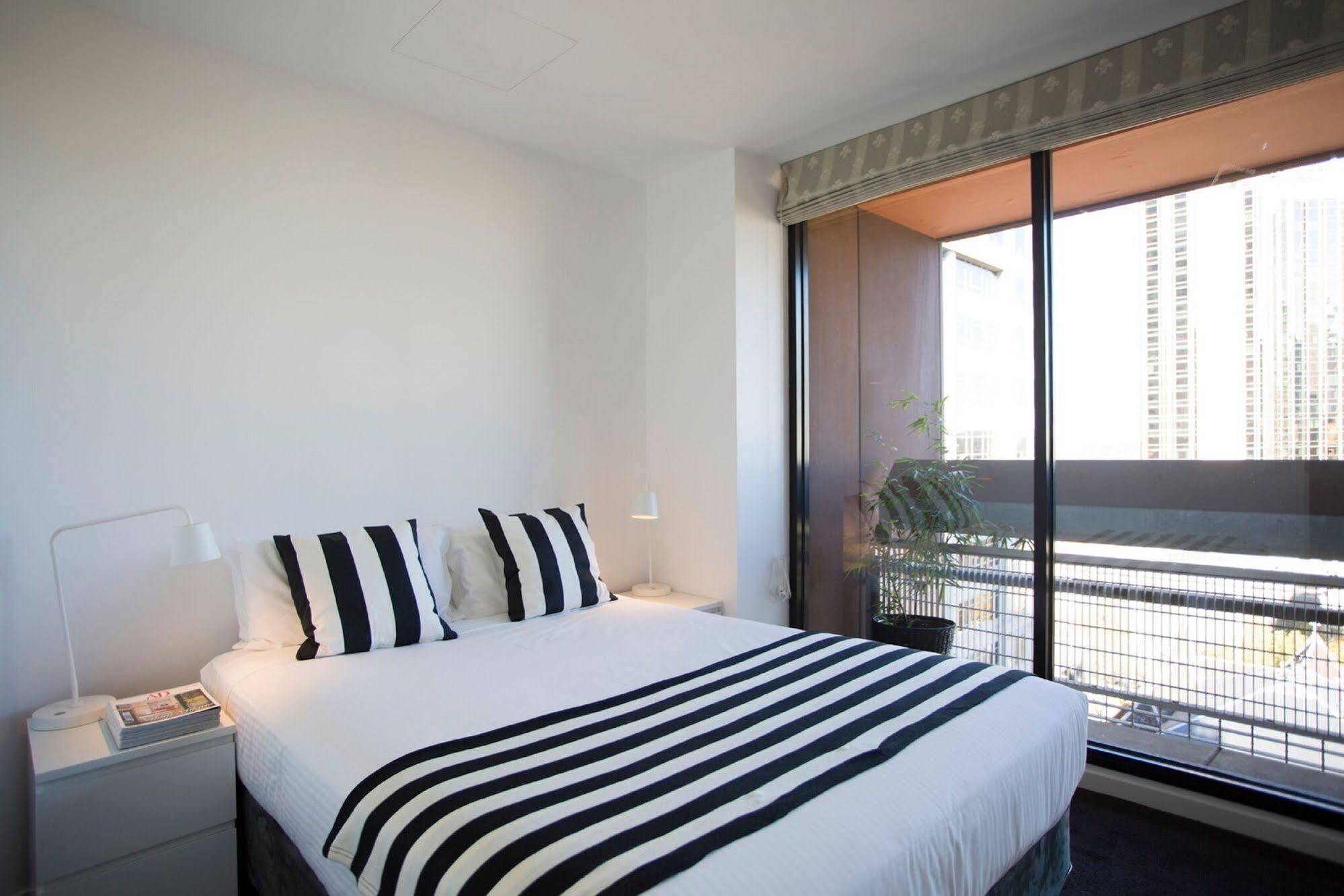 Aparthotel Ultiqa Little Collins Melburne Exterior foto